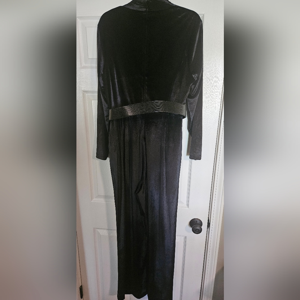 NWT Donna Karan Velvet V-neck Jumpsuit: Black W/Black Belt: Size- 14 - Picture 10 of 12